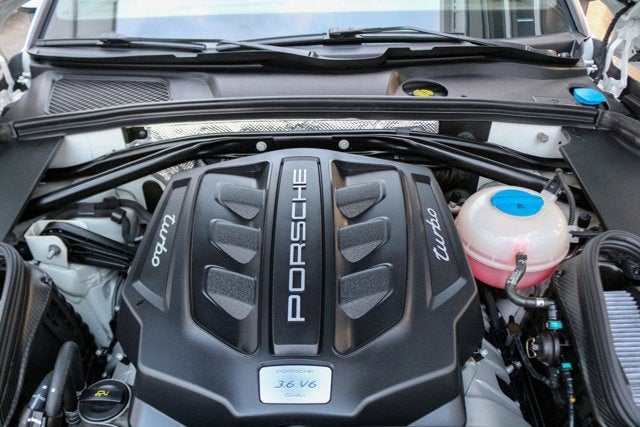 2016 Porsche Macan Turbo