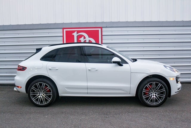 2016 Porsche Macan Turbo