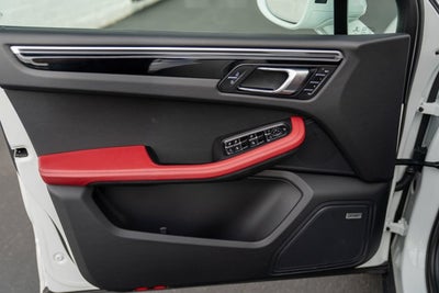 2022 Porsche Macan S