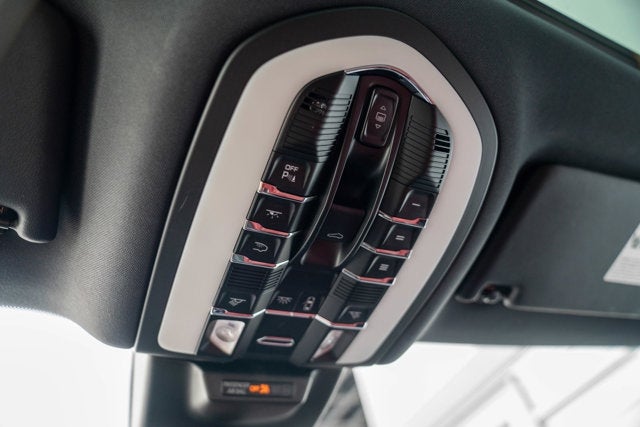 2022 Porsche Macan S