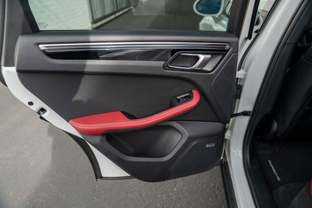 2022 Porsche Macan S