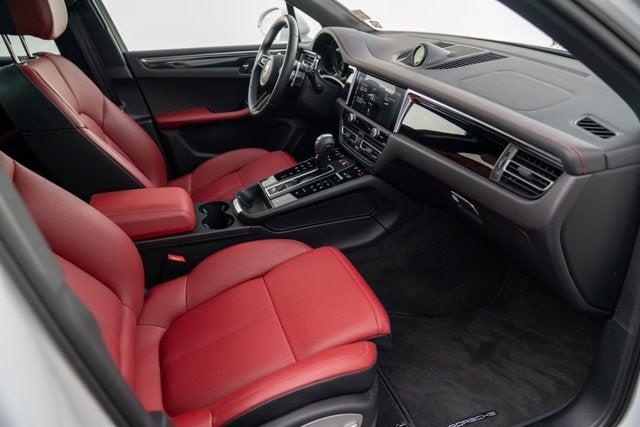 2022 Porsche Macan S