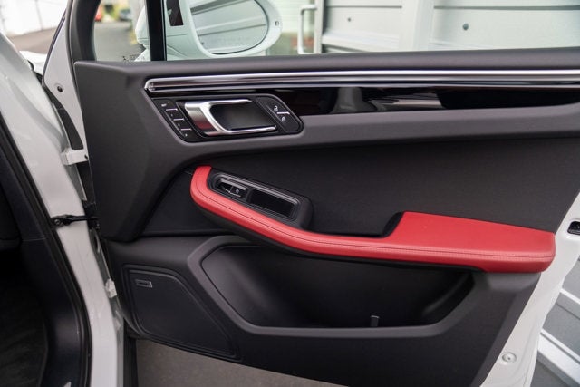 2022 Porsche Macan S