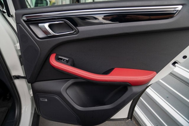 2022 Porsche Macan S