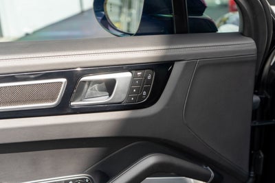 2022 Porsche Cayenne Turbo S E-Hybrid