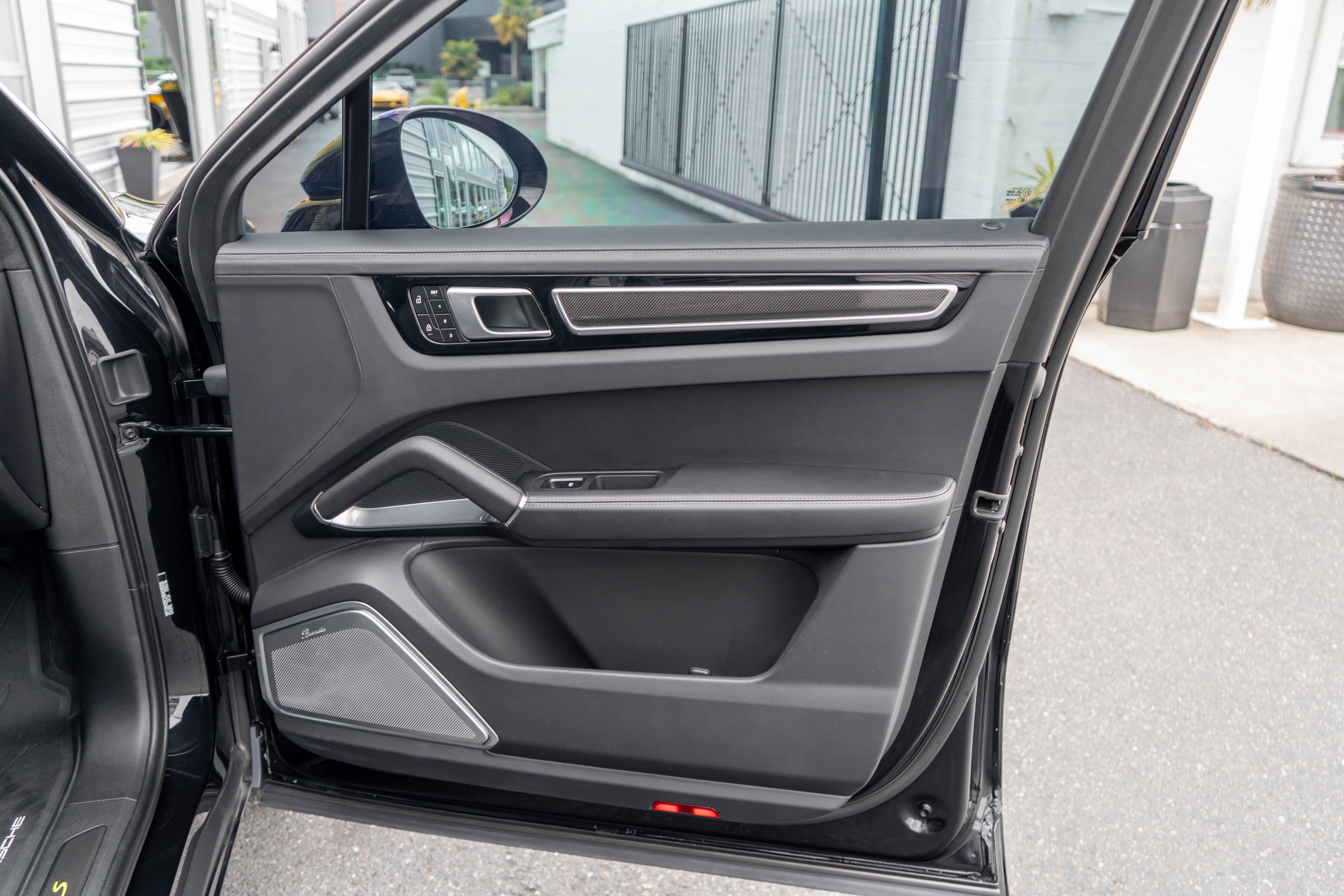 2022 Porsche Cayenne Turbo S E-Hybrid