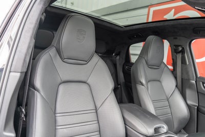 2022 Porsche Cayenne Turbo S E-Hybrid