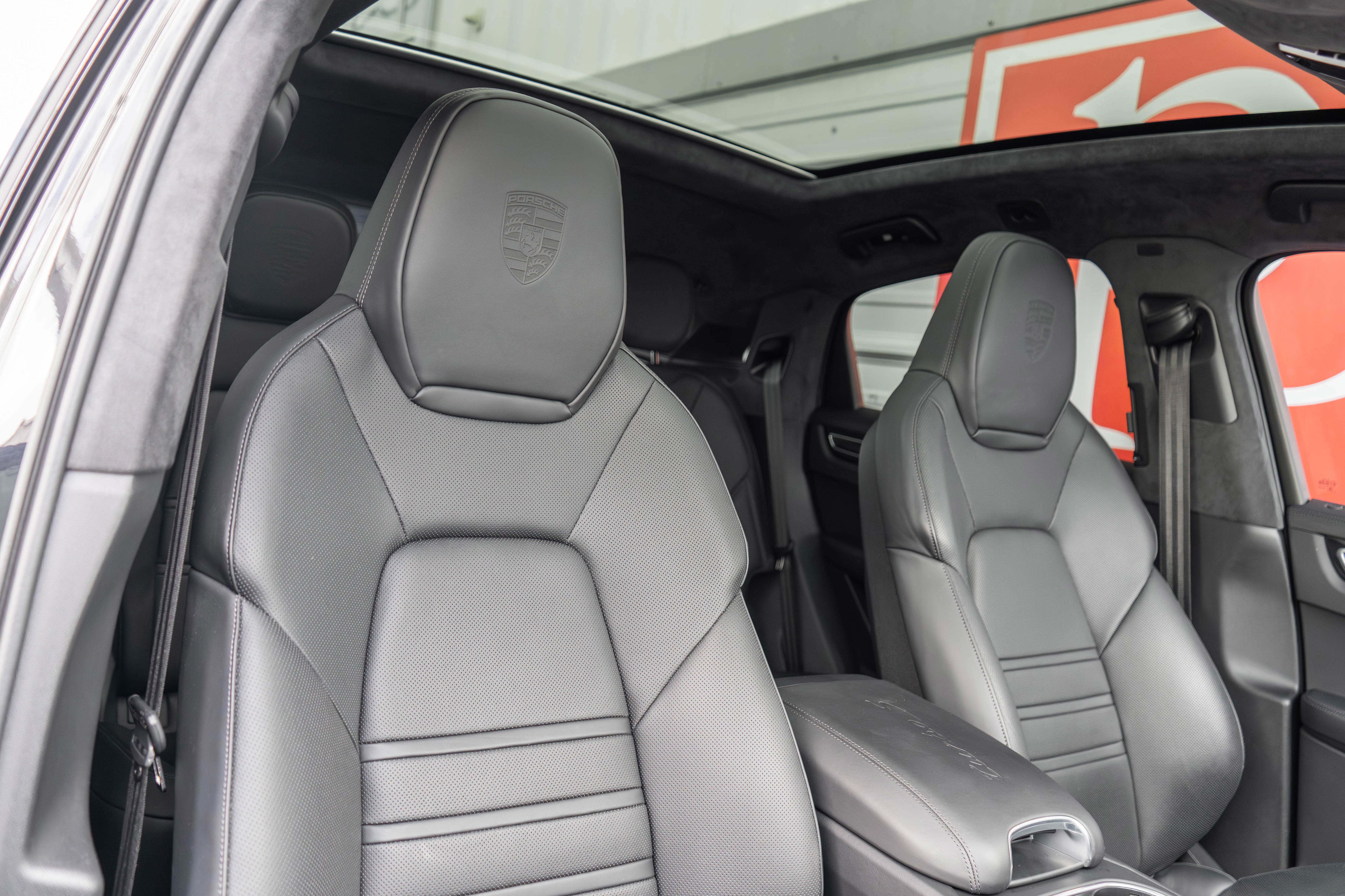 2022 Porsche Cayenne Turbo S E-Hybrid