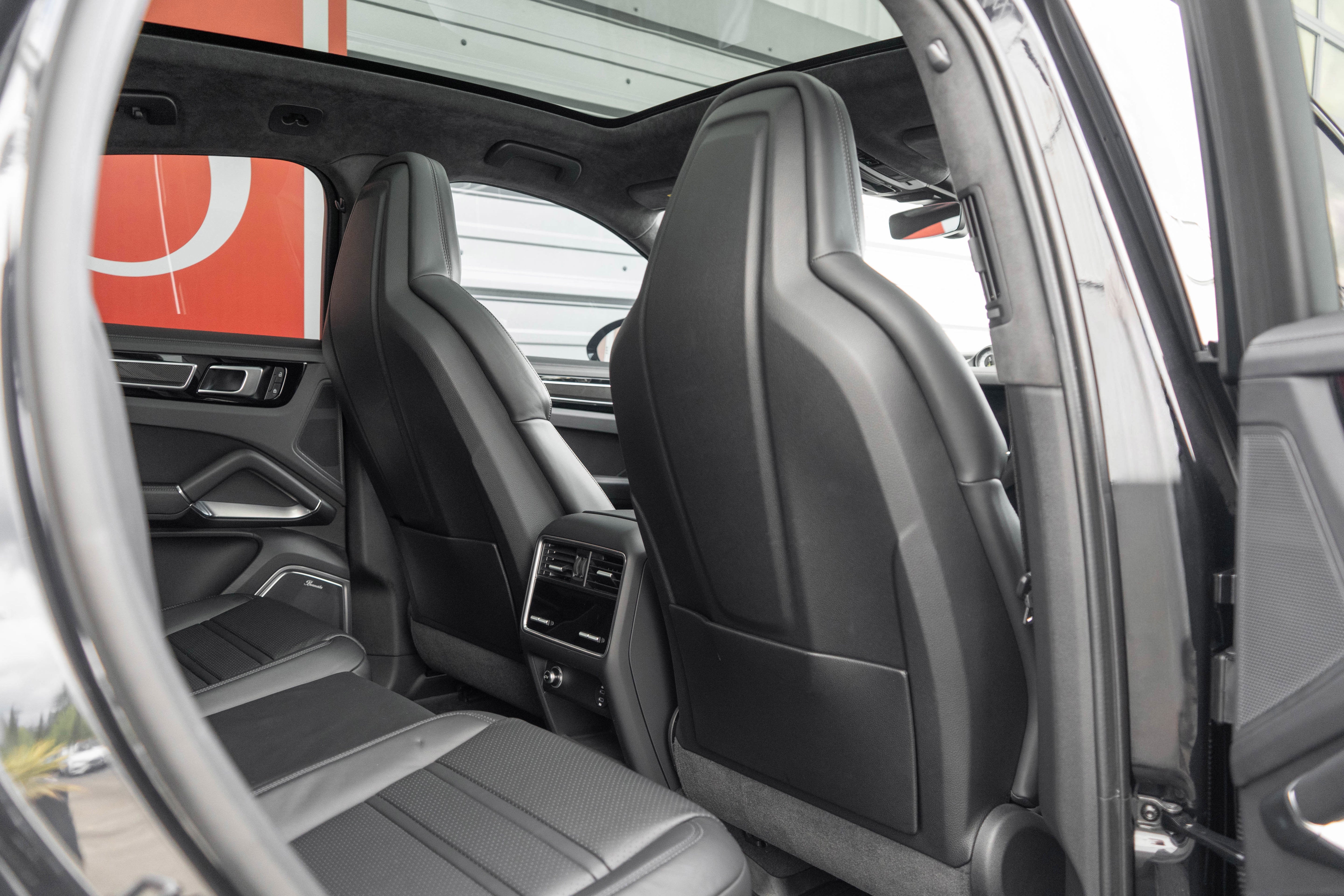 2022 Porsche Cayenne Turbo S E-Hybrid