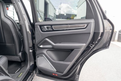 2022 Porsche Cayenne Turbo S E-Hybrid