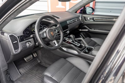 2022 Porsche Cayenne Turbo S E-Hybrid