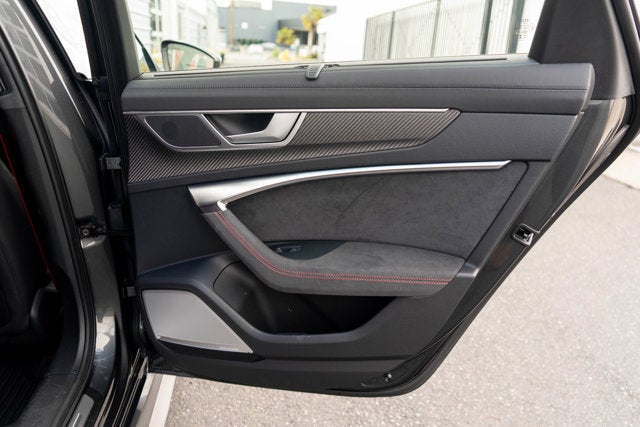2025 Audi RS 6 Avant performance