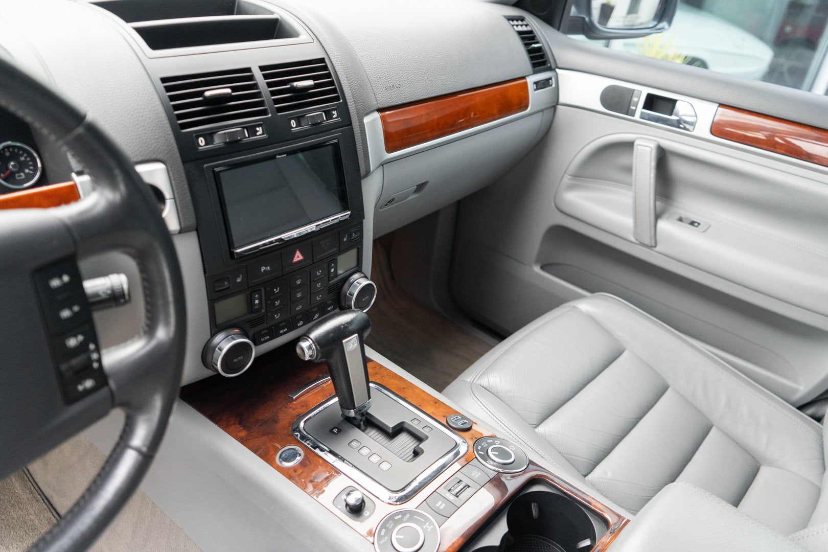 2006 Volkswagen Touareg 5.0L V10