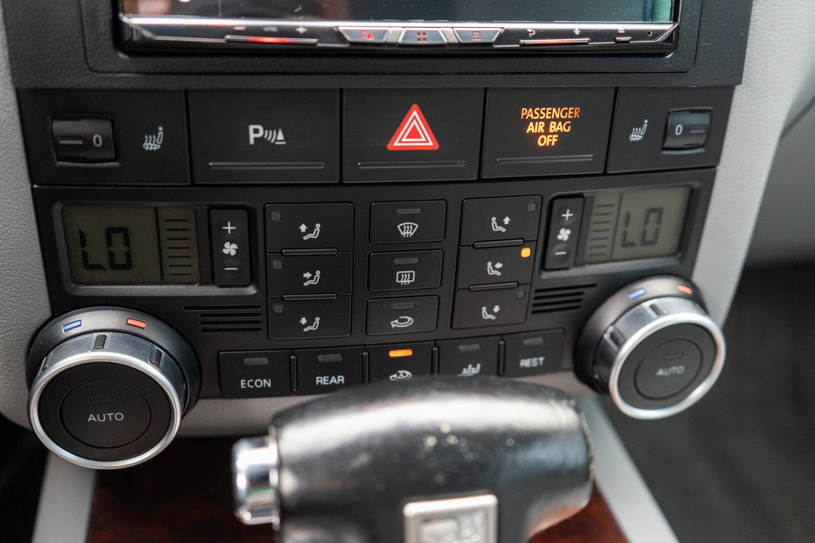 2006 Volkswagen Touareg 5.0L V10