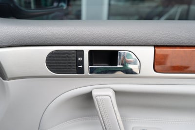 2006 Volkswagen Touareg 5.0L V10