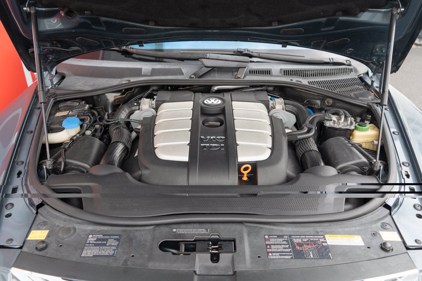 2006 Volkswagen Touareg 5.0L V10
