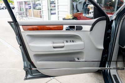 2006 Volkswagen Touareg 5.0L V10
