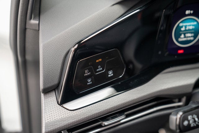 2023 Volkswagen Golf GTI 40th Anniversary Edition