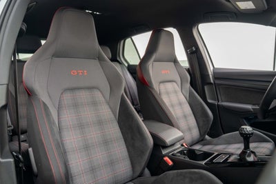 2023 Volkswagen Golf GTI 40th Anniversary Edition