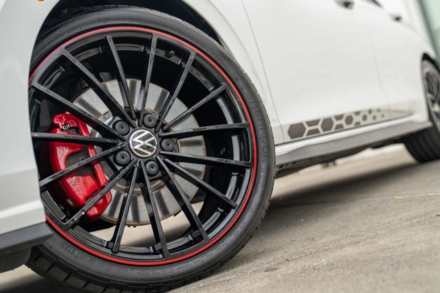 2023 Volkswagen Golf GTI 40th Anniversary Edition