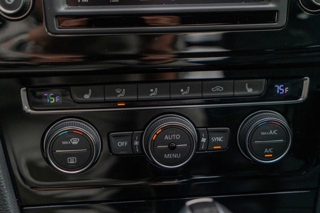 2016 Volkswagen Golf R 4dr HB DSG w/DCC/Nav