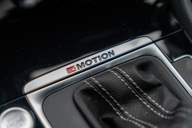 2016 Volkswagen Golf R 4dr HB DSG w/DCC/Nav