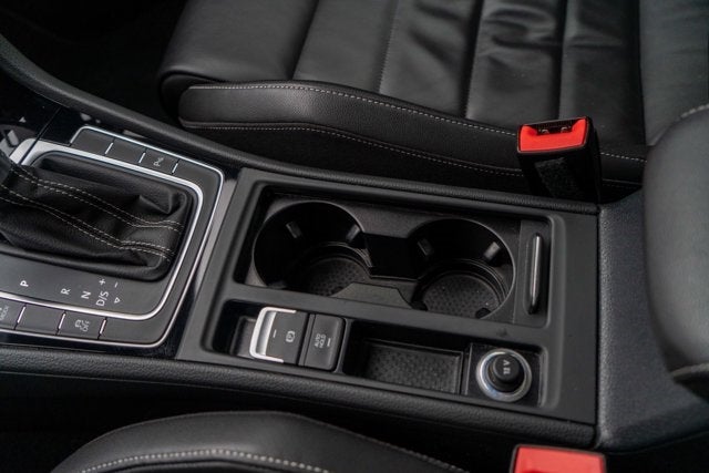 2016 Volkswagen Golf R 4dr HB DSG w/DCC/Nav