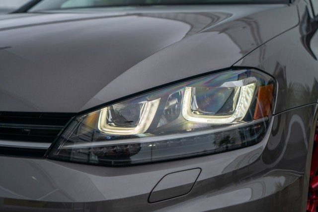 2016 Volkswagen Golf R 4dr HB DSG w/DCC/Nav