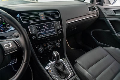 2017 Volkswagen Golf R 4-Door DSG w/DCC/Nav