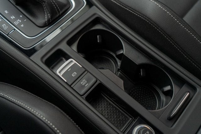 2017 Volkswagen Golf R 4-Door DSG w/DCC/Nav