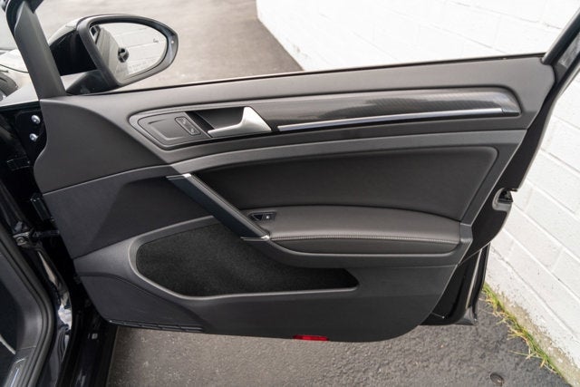 2017 Volkswagen Golf R 4-Door DSG w/DCC/Nav