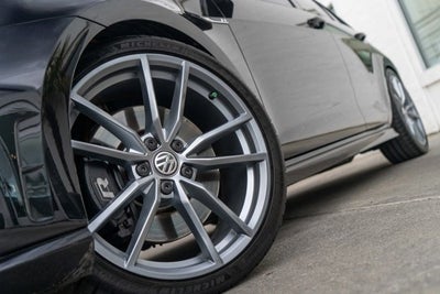 2017 Volkswagen Golf R 4-Door DSG w/DCC/Nav