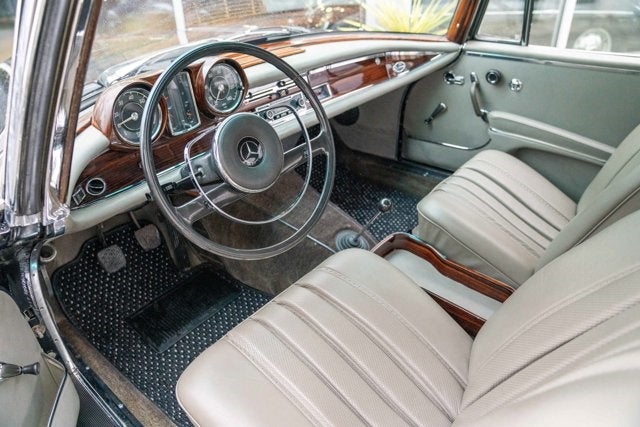 1966 Mercedes-Benz 250SE Base