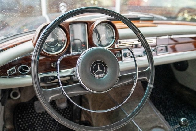 1966 Mercedes-Benz 250SE Base