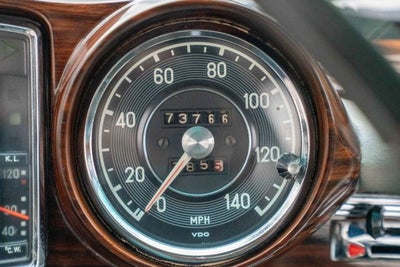 1966 Mercedes-Benz 250SE Base