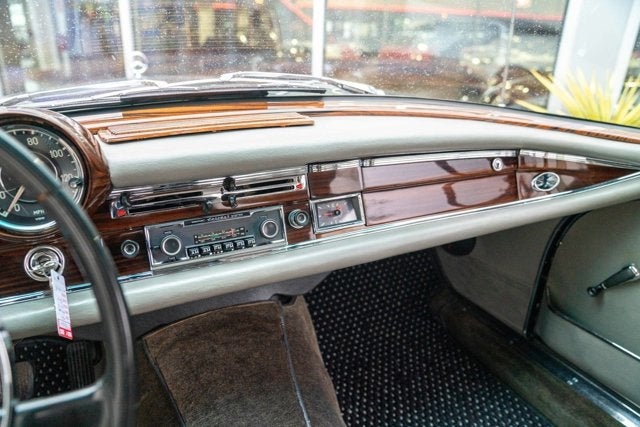 1966 Mercedes-Benz 250SE Base