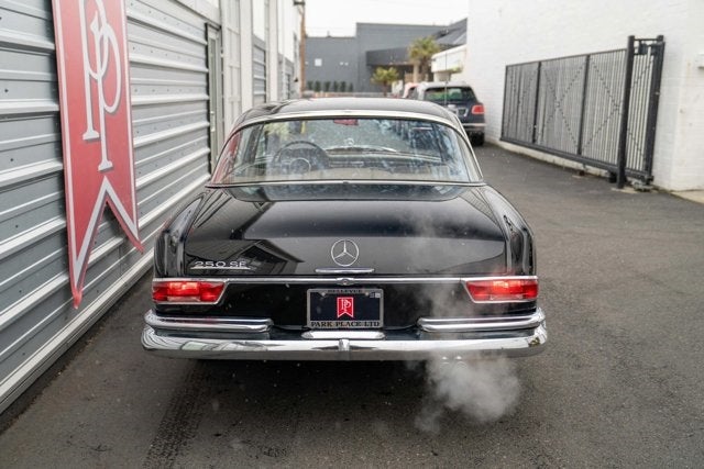 1966 Mercedes-Benz 250SE Base