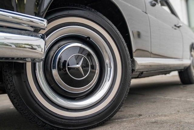 1966 Mercedes-Benz 250SE Base