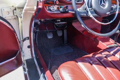 1970 Mercedes-Benz 280SE 2.8 Convertible