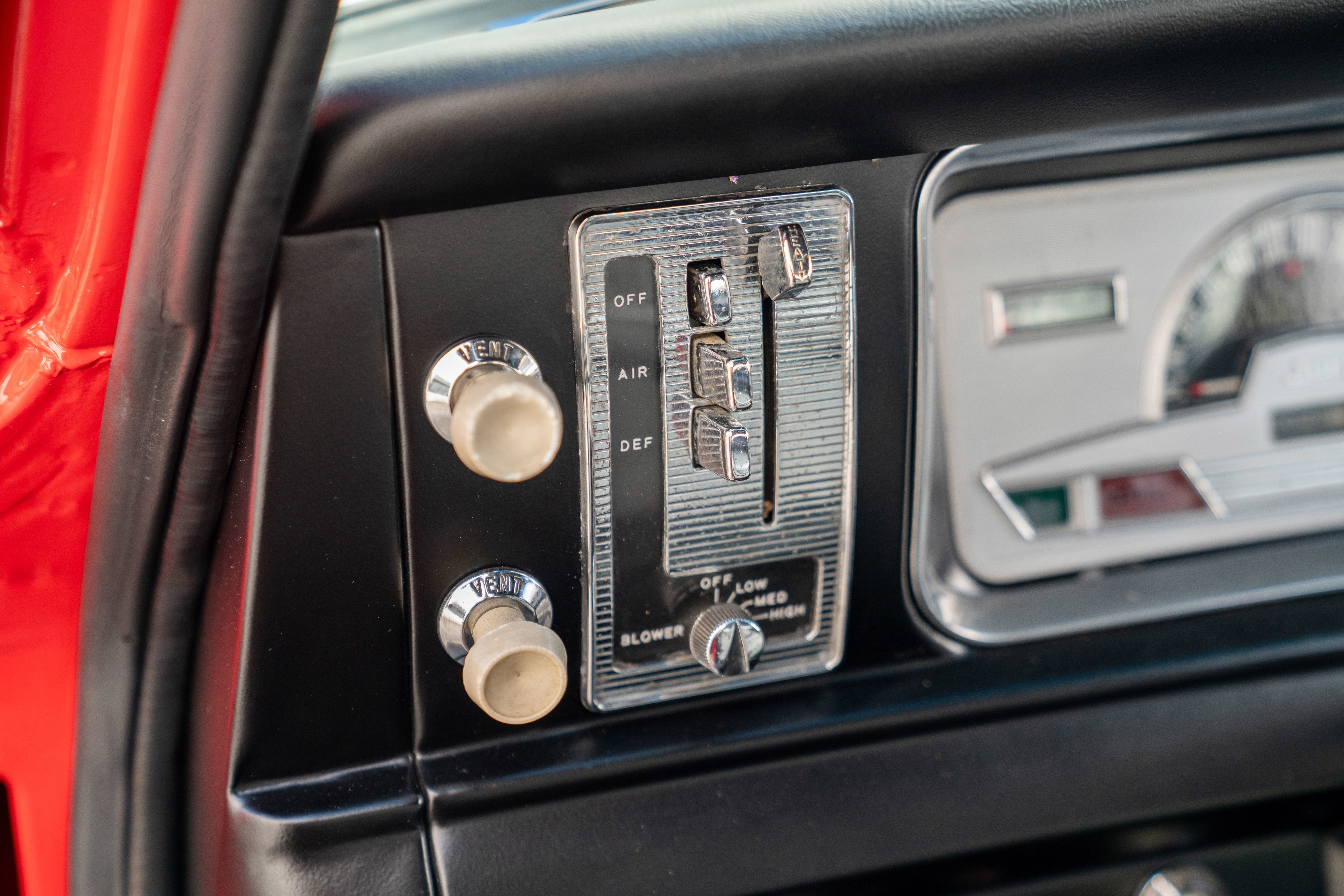 1968 Jeep Wagoneer Base