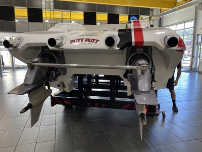 2011 Spectre SC32 Power Boat