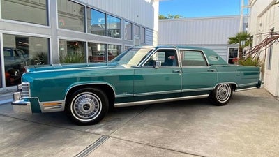 1979 Lincoln Town Car Base