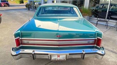 1979 Lincoln Town Car Base