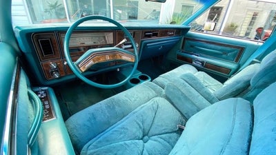 1979 Lincoln Town Car Base