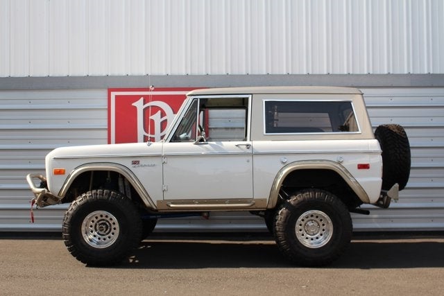 1972 Ford Bronco 4WD SUV