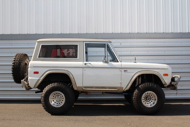 1972 Ford Bronco 4WD SUV