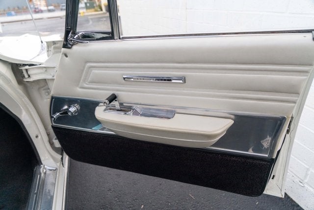 1964 Chrysler New Yorker Base