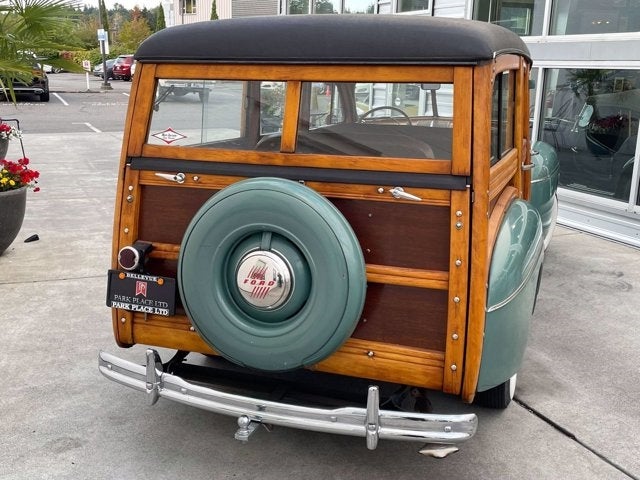 1946 Ford Super Deluxe Woody Wagon