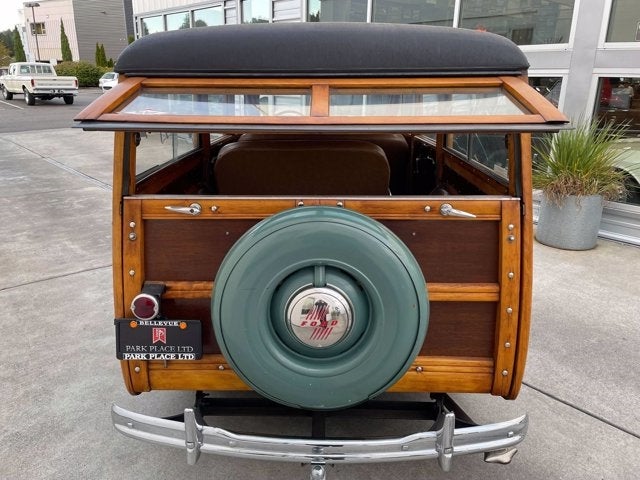 1946 Ford Super Deluxe Woody Wagon