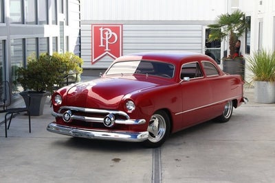 1951 Ford Custom Deluxe Restomod